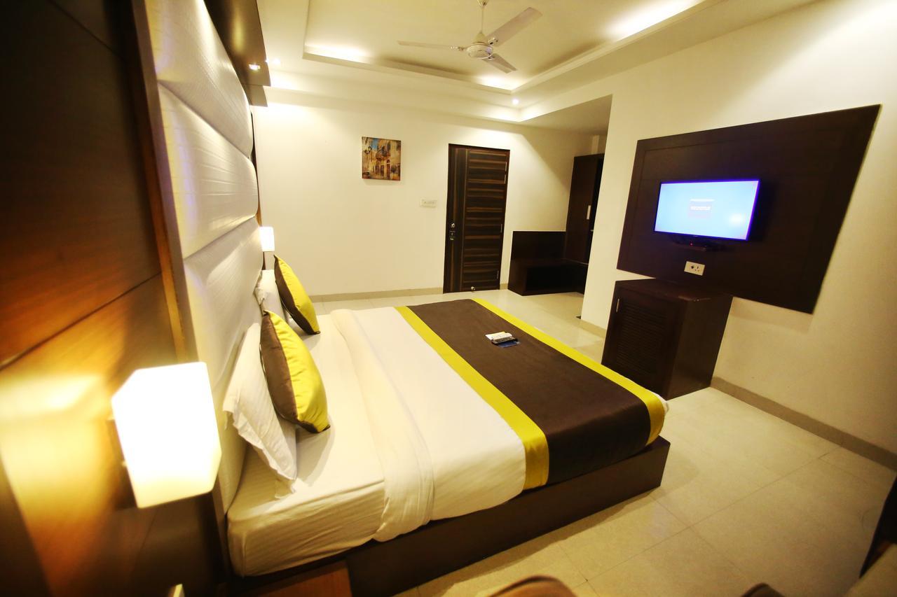 Hotel Aero Star Near Delhi Airport New Delhi Bagian luar foto
