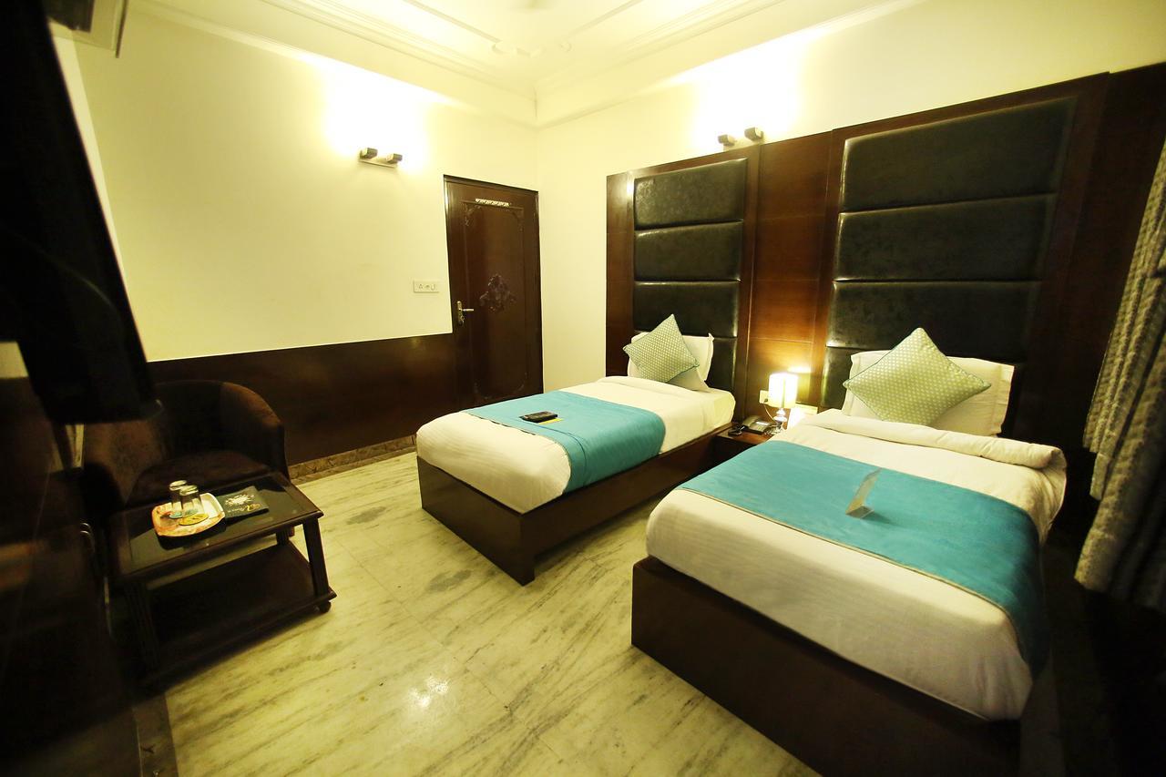 Hotel Aero Star Near Delhi Airport New Delhi Bagian luar foto