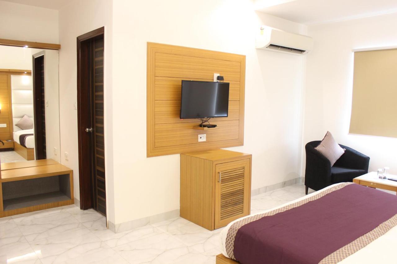 Hotel Aero Star Near Delhi Airport New Delhi Bagian luar foto