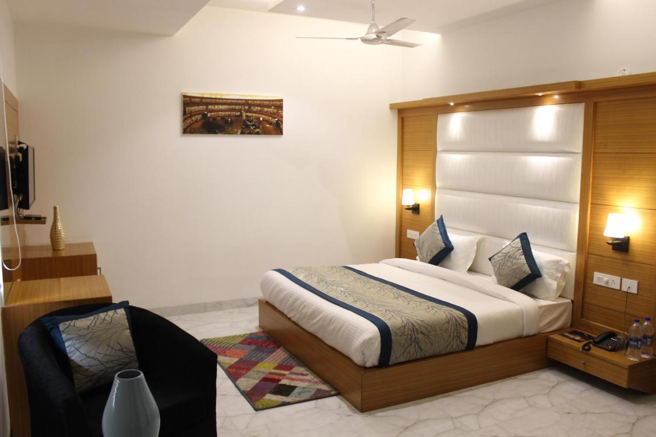 Hotel Aero Star Near Delhi Airport New Delhi Bagian luar foto